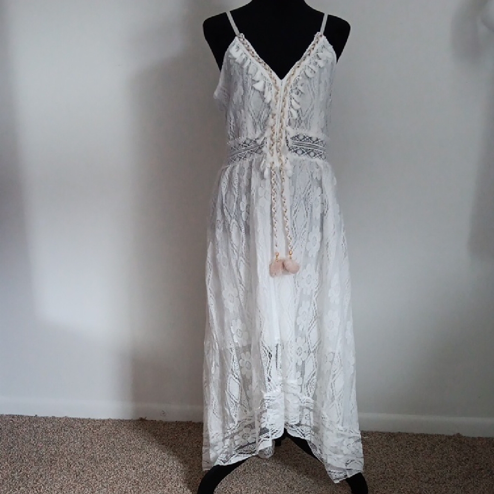 NWOT Elegant White Lace Dress